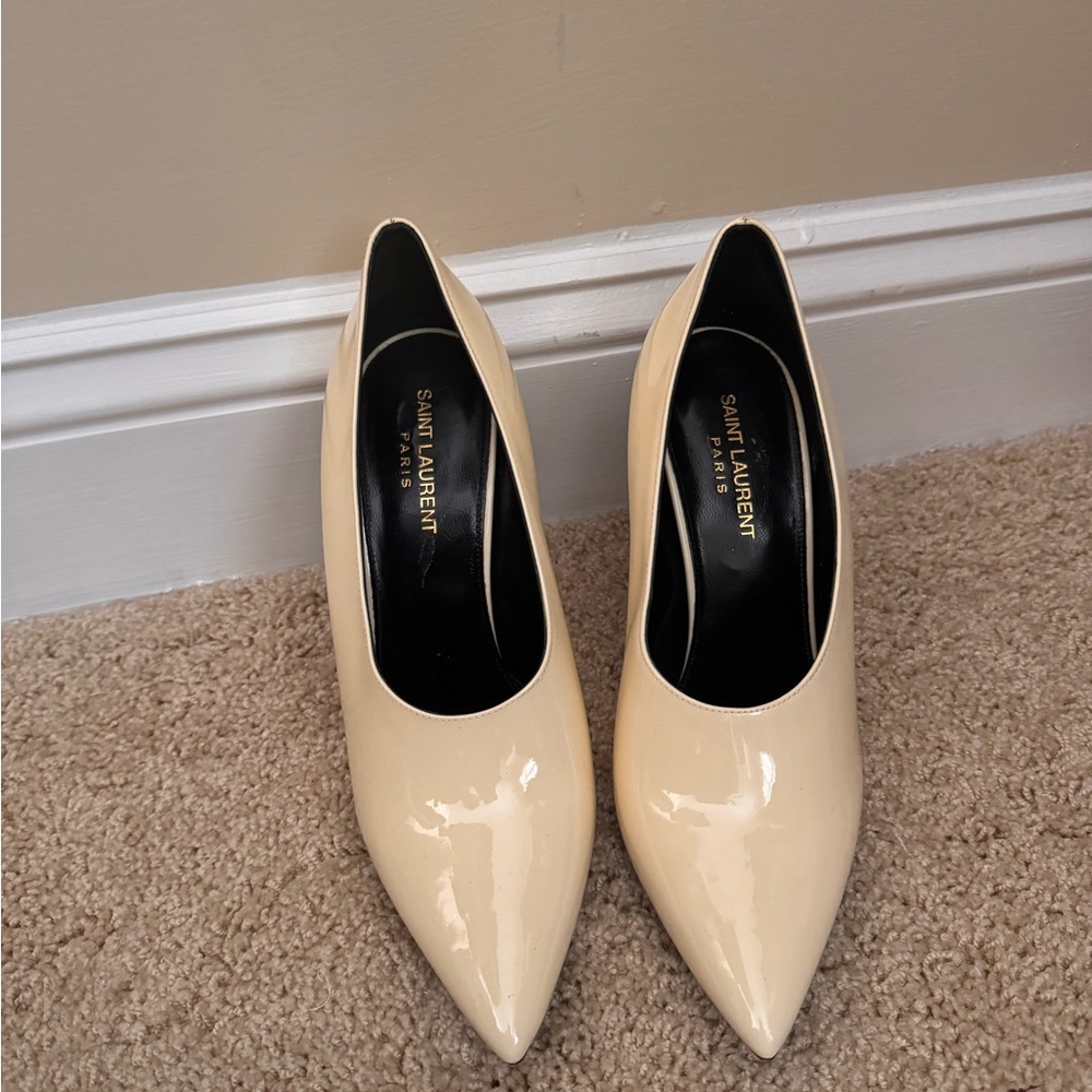 Saint Laurent Teddy Pumps in Patent Leather